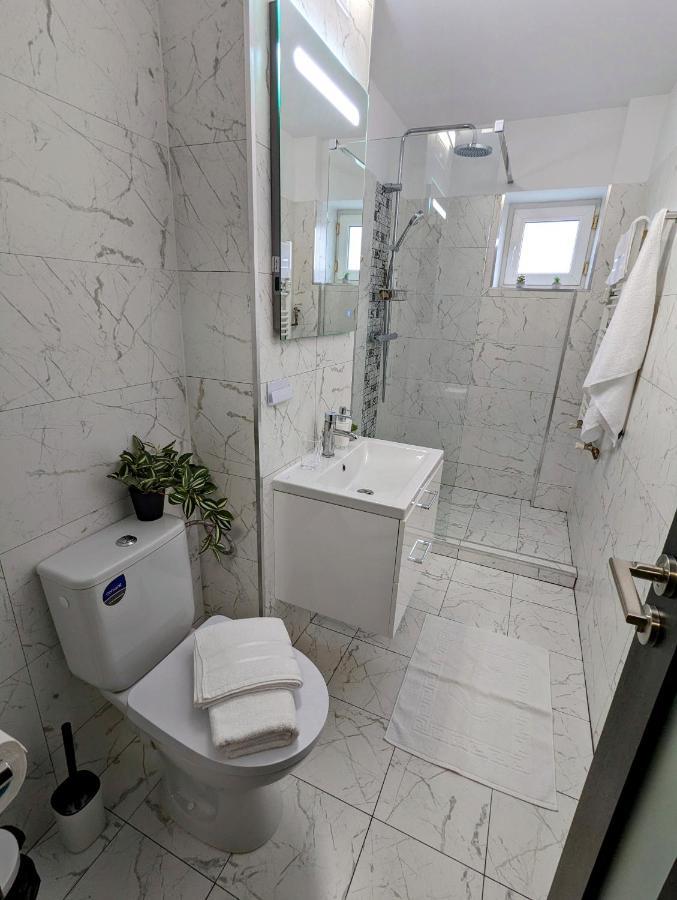 Sebastian Studio Apartment Bucareste Exterior foto