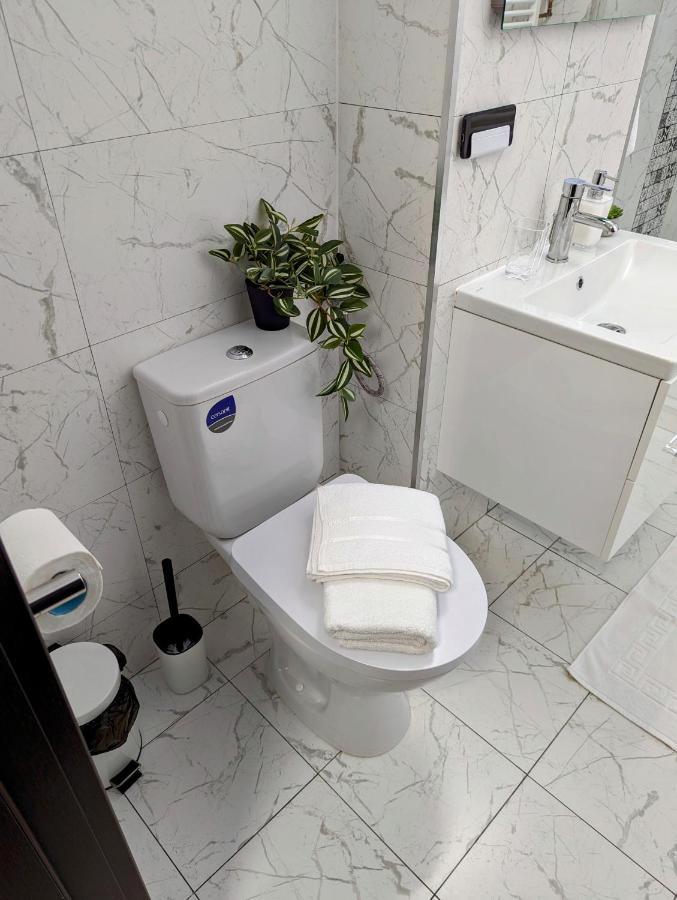 Sebastian Studio Apartment Bucareste Exterior foto