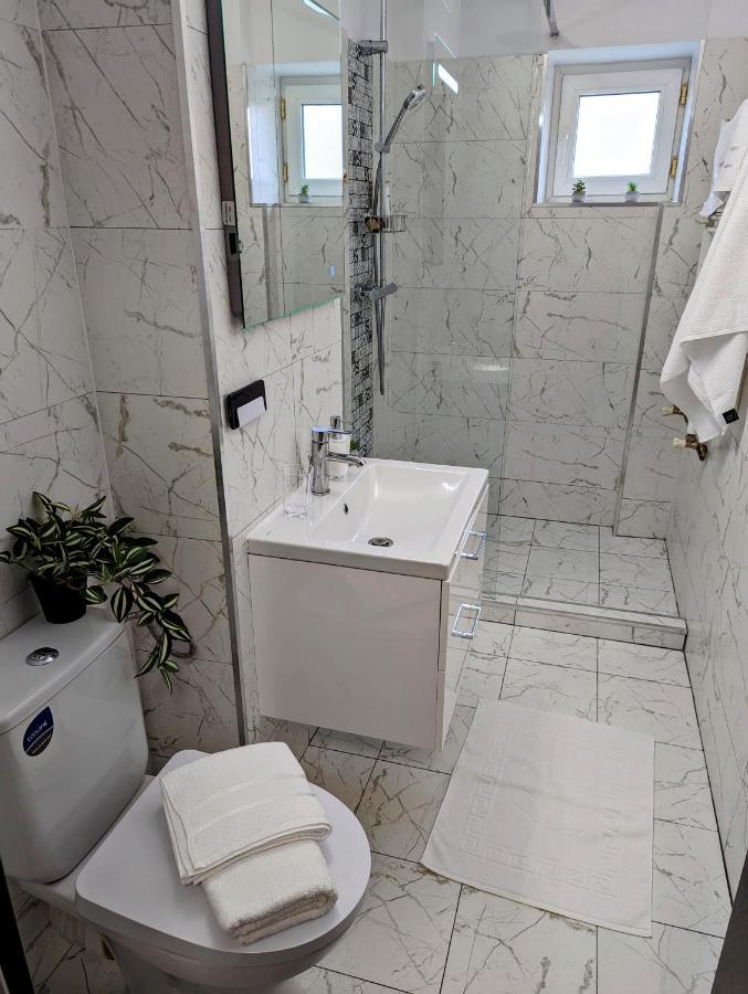 Sebastian Studio Apartment Bucareste Exterior foto